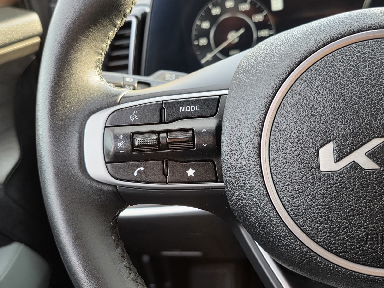 2023 Kia Sportage X-Pro Prestige Image 17 of 39