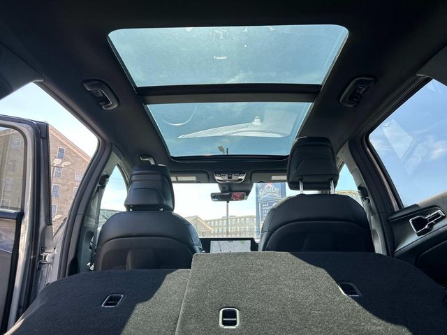 Vehicle image 16 of 36