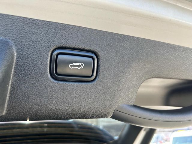 Vehicle image 17 of 36
