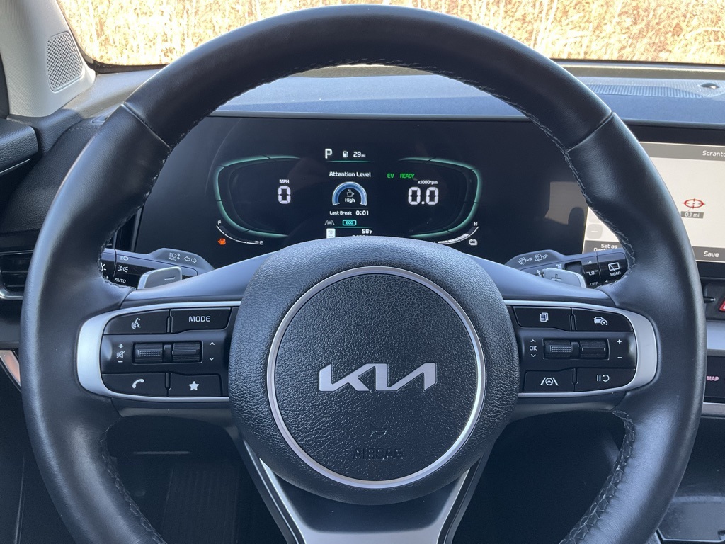 Vehicle image 17 of 31