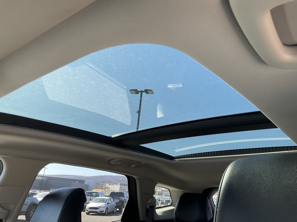 Vehicle image 28 of 31