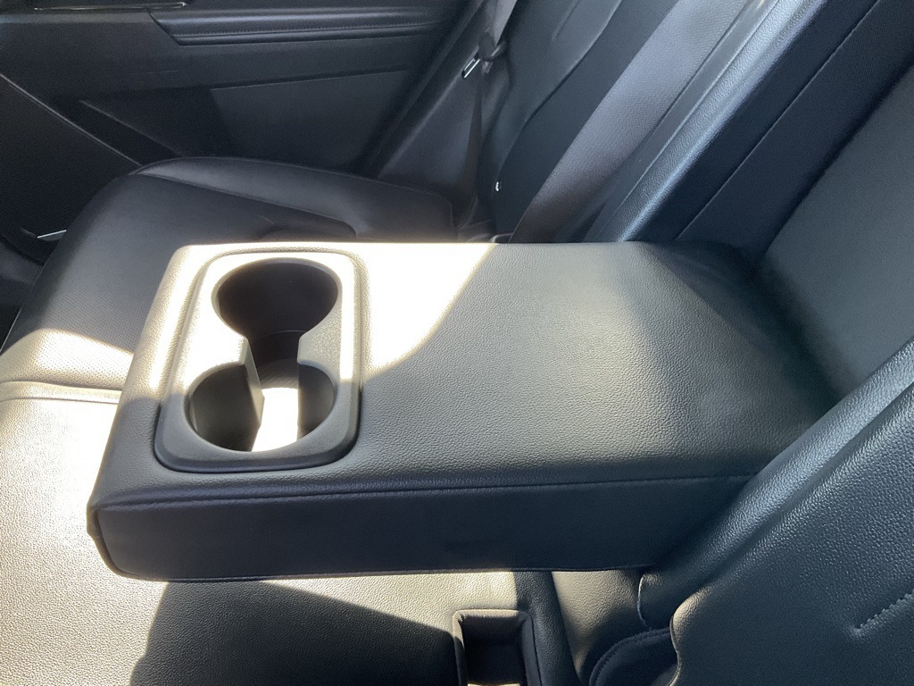 Vehicle image 24 of 31