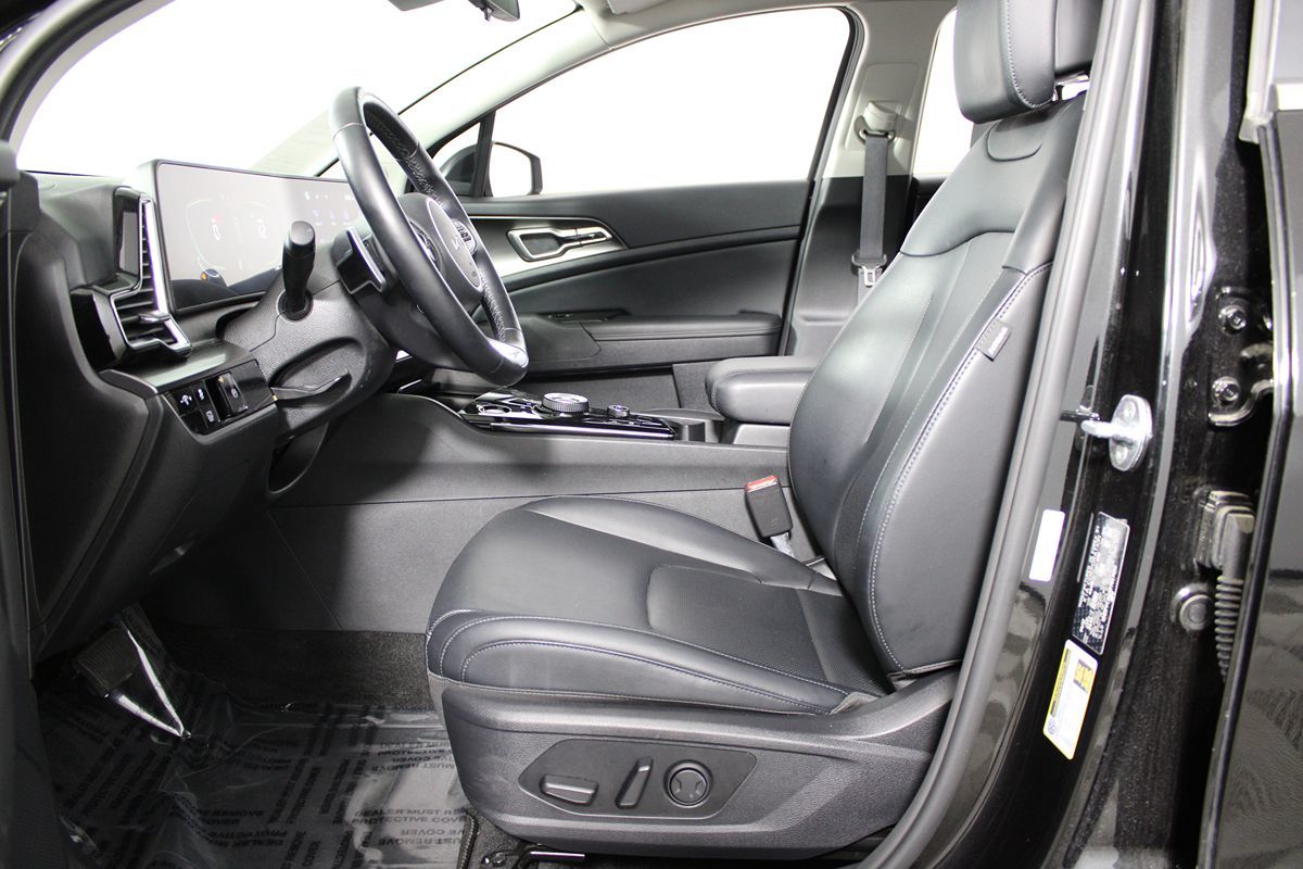 2023 Kia Sportage Hybrid EX Image 16 of 37