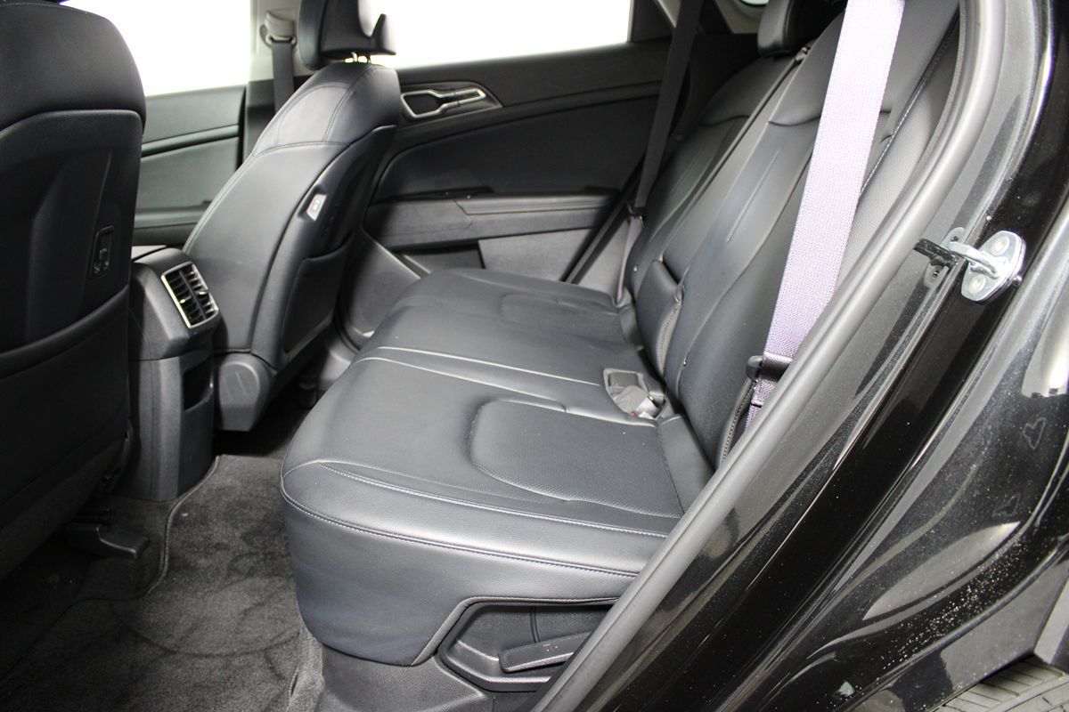 2023 Kia Sportage Hybrid EX Image 15 of 37