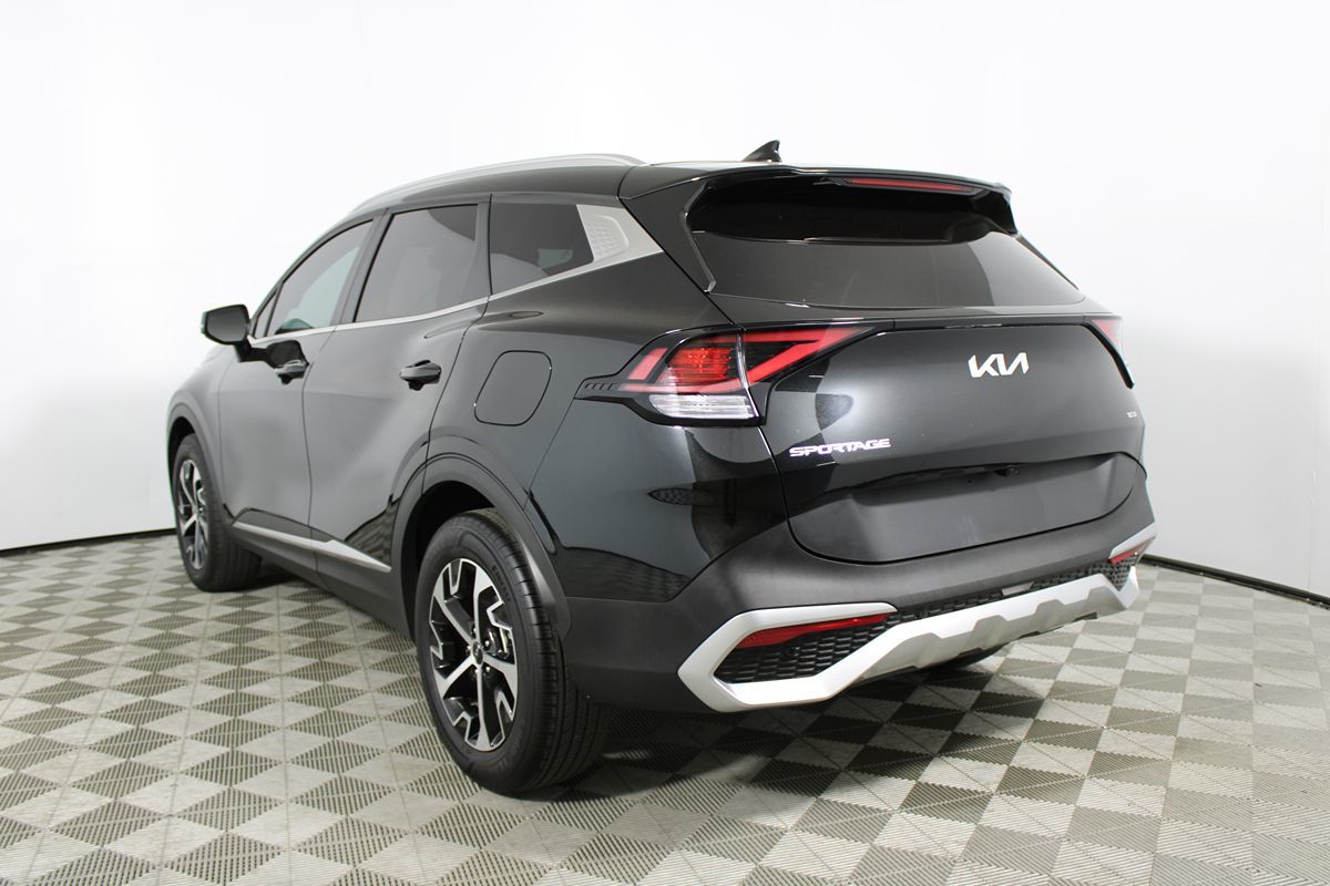 2023 Kia Sportage Hybrid EX Image 9 of 37