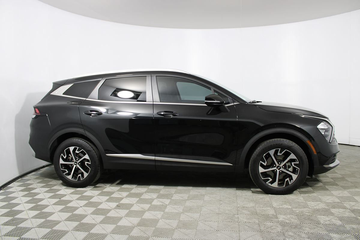 2023 Kia Sportage Hybrid EX Image 7 of 37