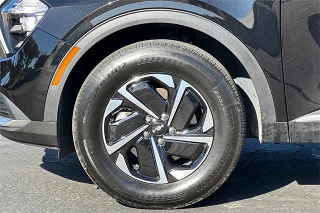 Vehicle image 36 of 45
