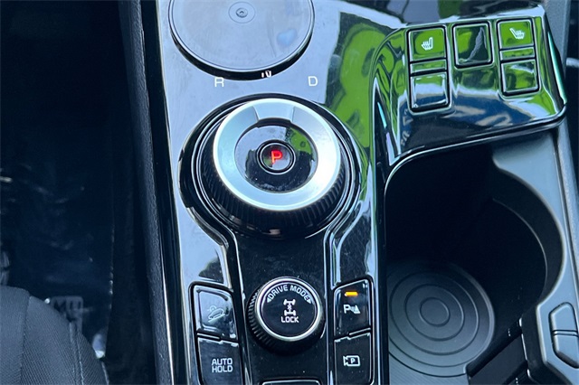 Vehicle image 28 of 45