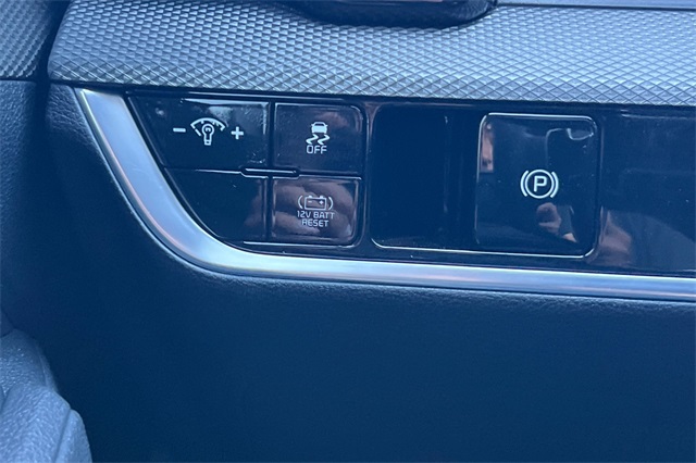 Vehicle image 35 of 45