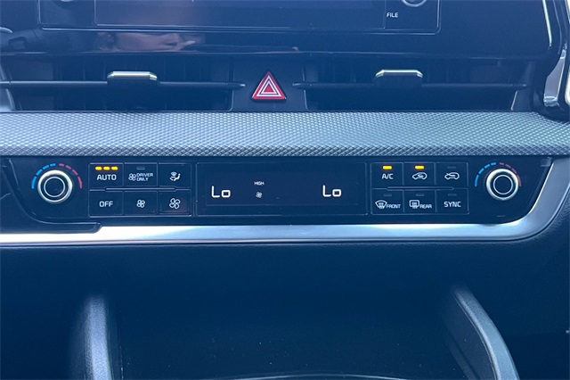 Vehicle image 27 of 45