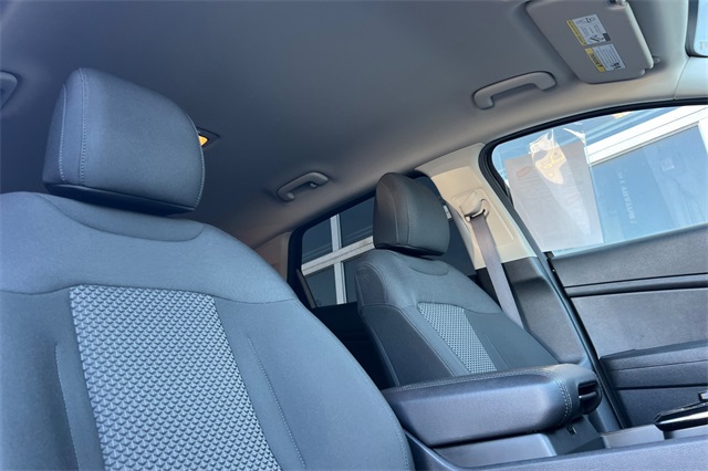 Vehicle image 21 of 45