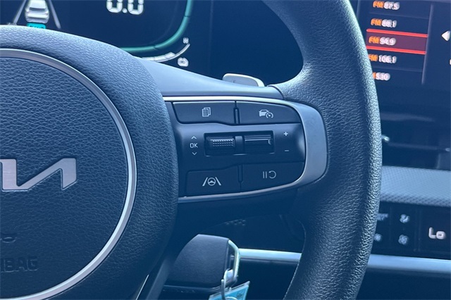 Vehicle image 32 of 45