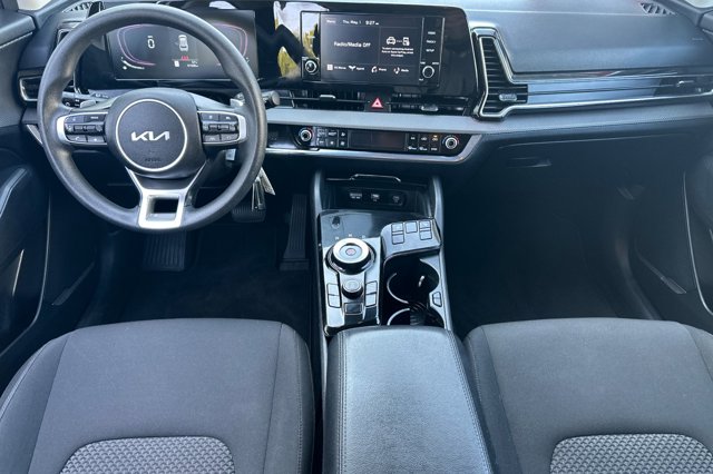 Vehicle image 10 of 23