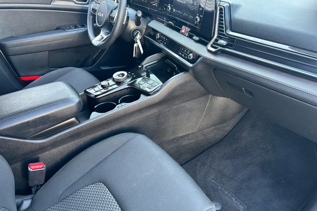 Vehicle image 13 of 23