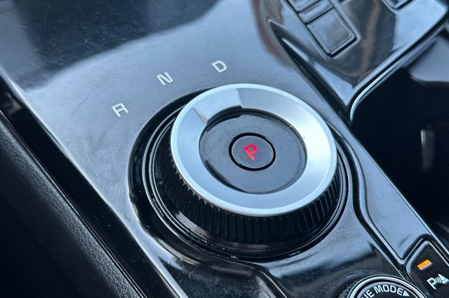 Vehicle image 18 of 23