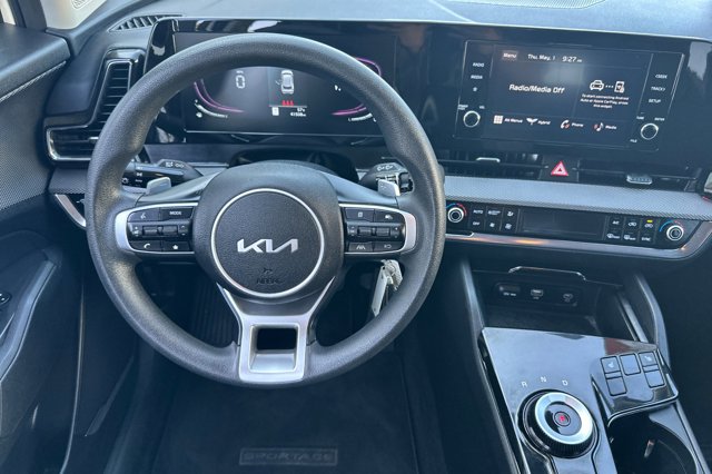Vehicle image 11 of 23