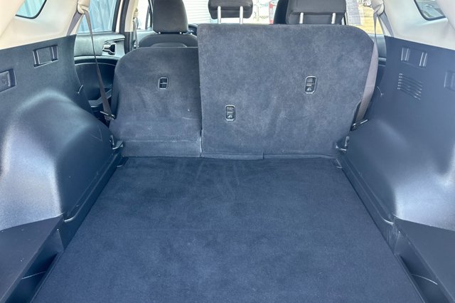 Vehicle image 12 of 23