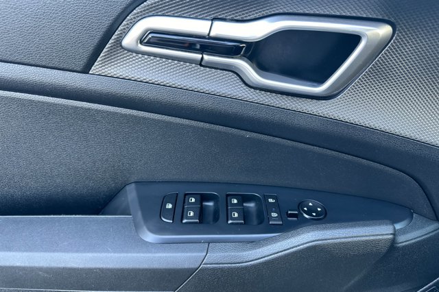 Vehicle image 8 of 23