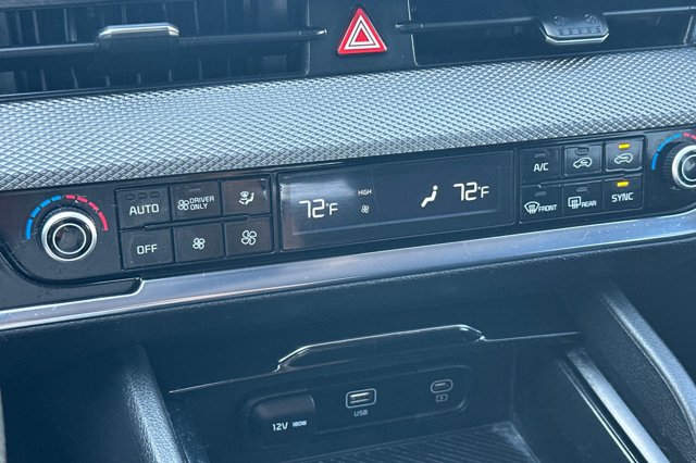 Vehicle image 17 of 23