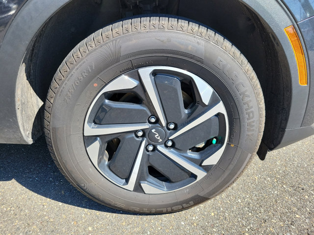 Vehicle image 8 of 31