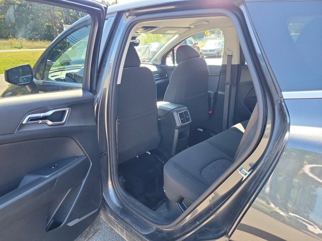 Vehicle image 10 of 31