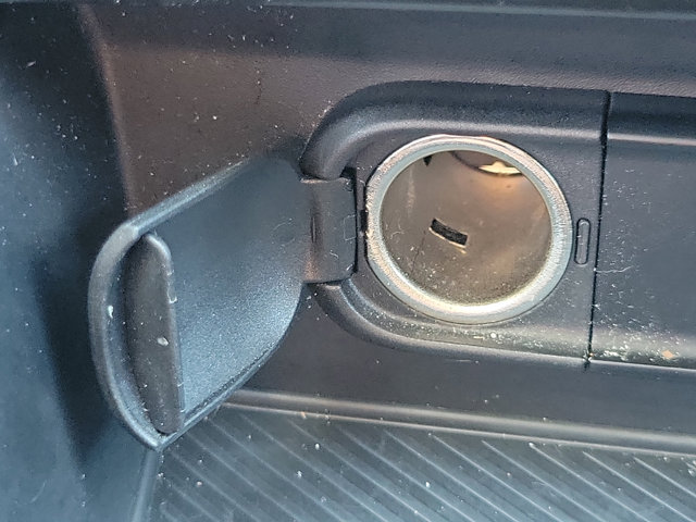Vehicle image 25 of 31