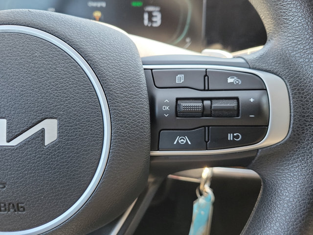 Vehicle image 21 of 31