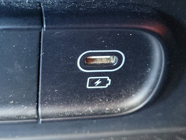Vehicle image 22 of 31