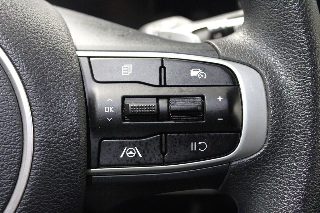 Vehicle image 17 of 60