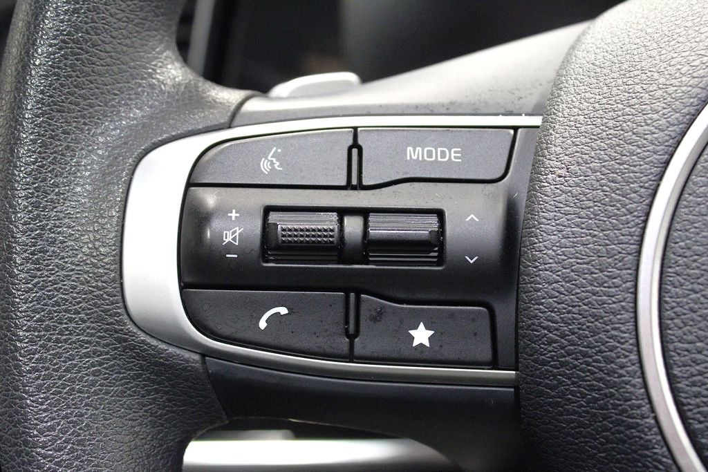 Vehicle image 16 of 60