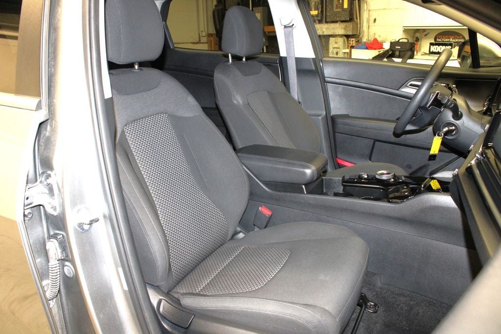 Vehicle image 40 of 60