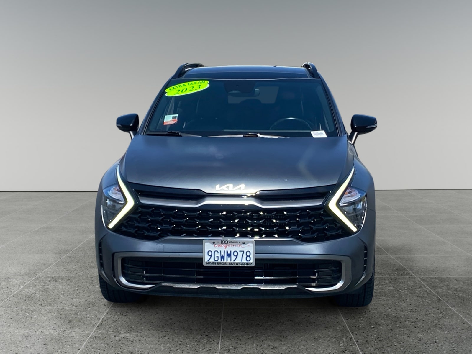2023 Kia Sportage Plug-In Hybrid X-Line Image 2 of 15