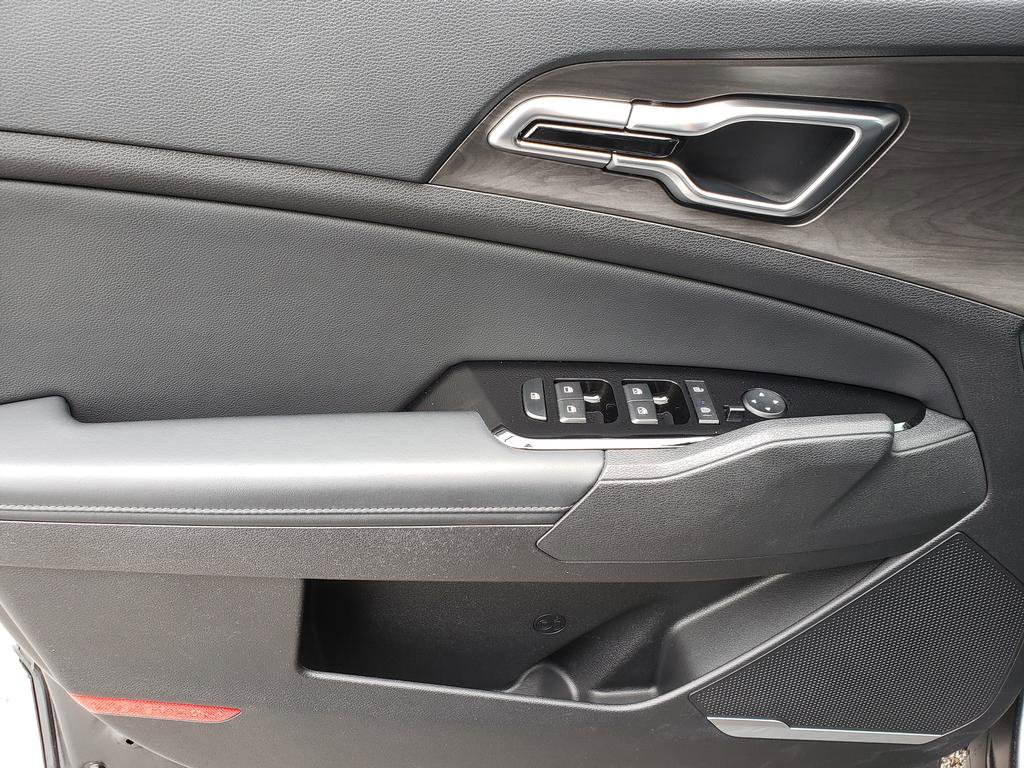 Vehicle image 9 of 27