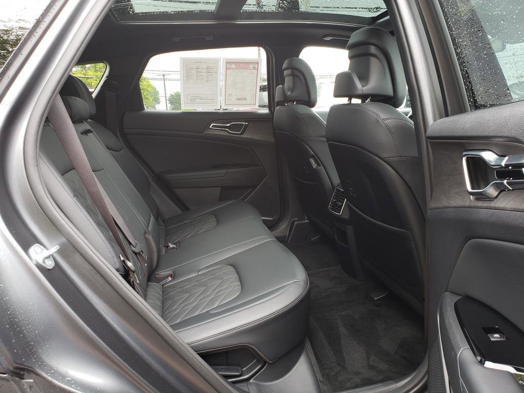 Vehicle image 16 of 27