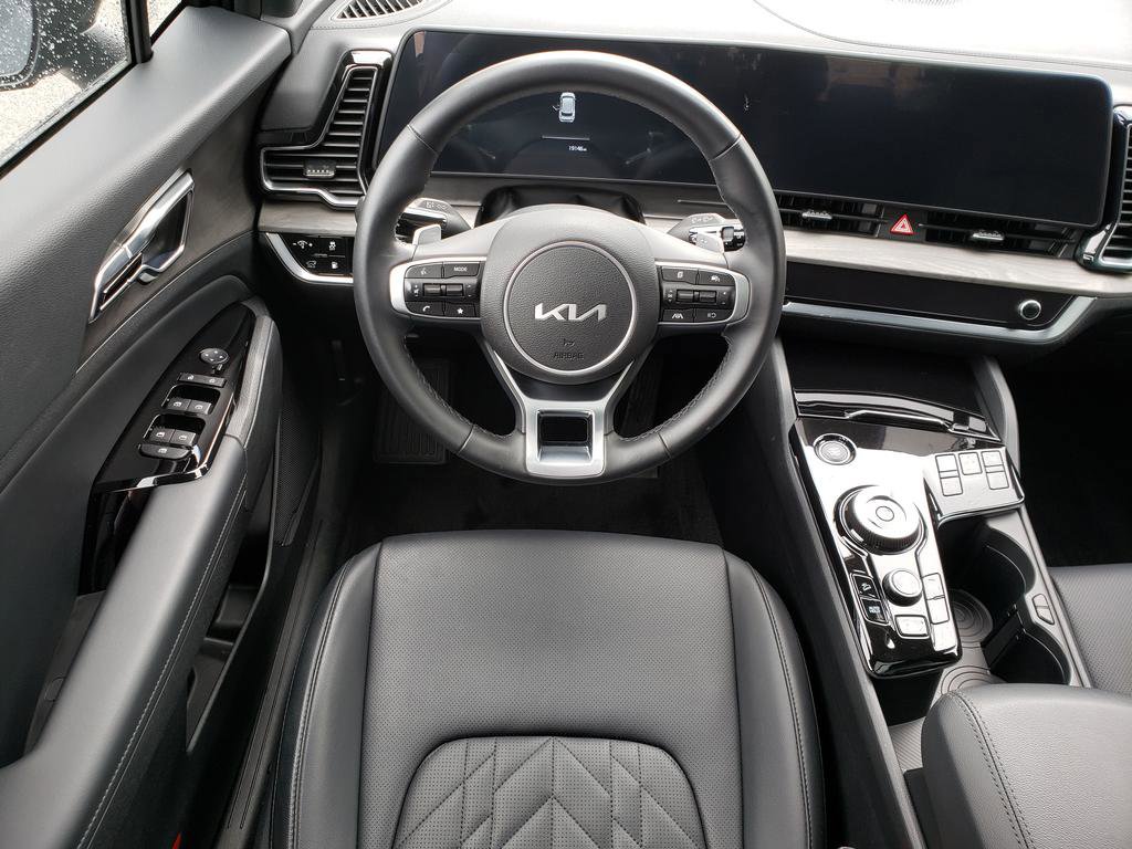 Vehicle image 14 of 27