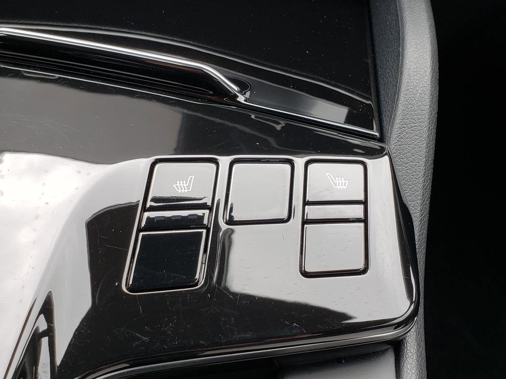 Vehicle image 25 of 27