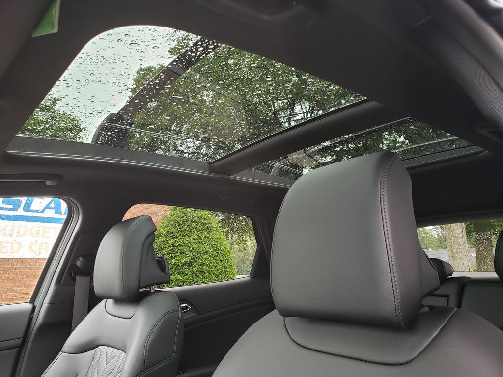 Vehicle image 10 of 27