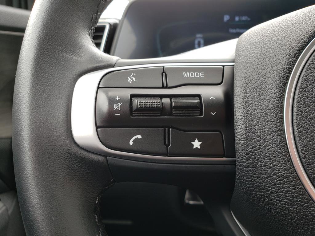 Vehicle image 20 of 27