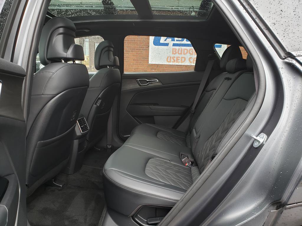 Vehicle image 11 of 27