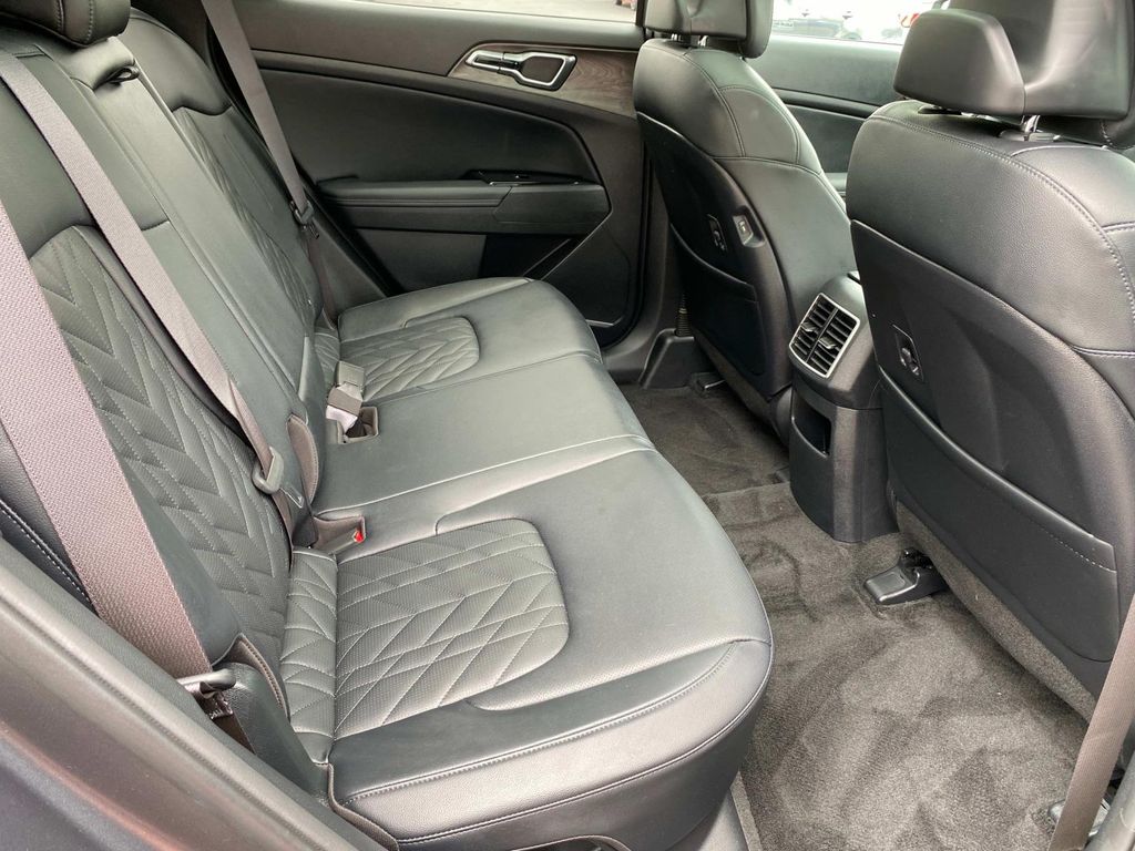 Vehicle image 25 of 30