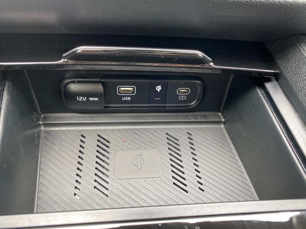 Vehicle image 15 of 30