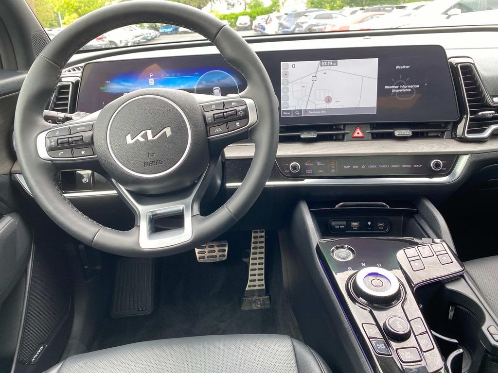 Vehicle image 12 of 30