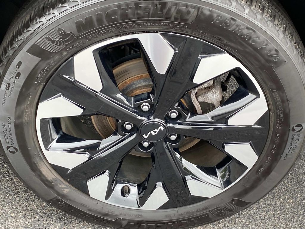 Vehicle image 29 of 30