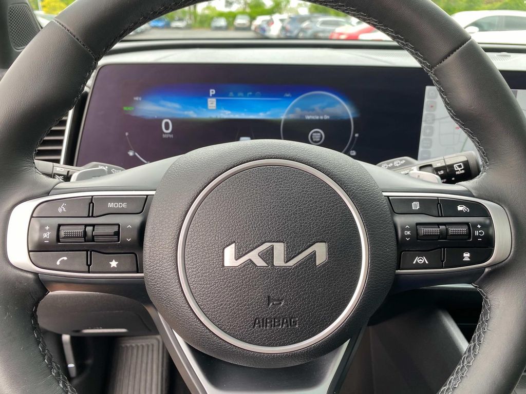 Vehicle image 18 of 30