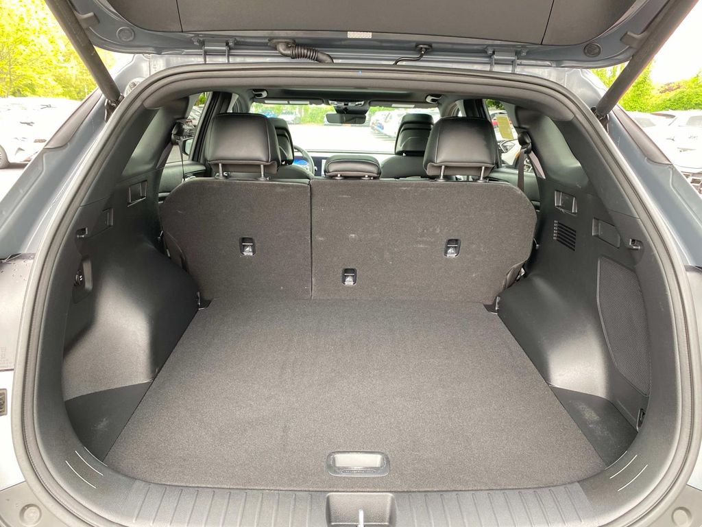 Vehicle image 8 of 30