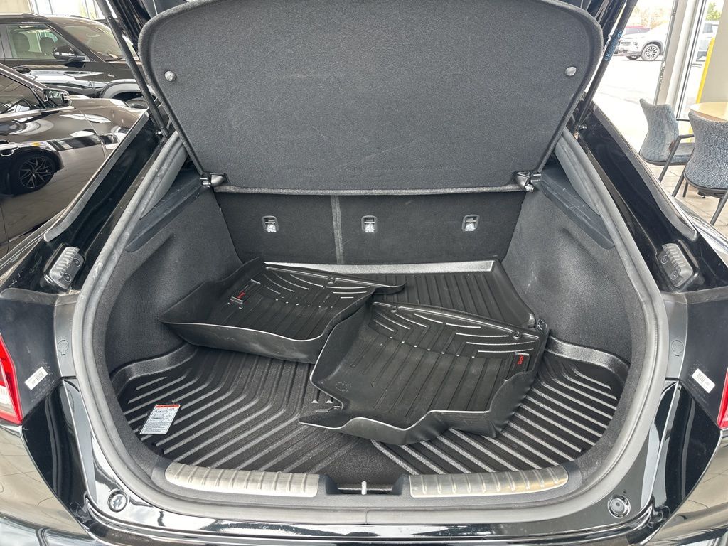 Vehicle image 6 of 18