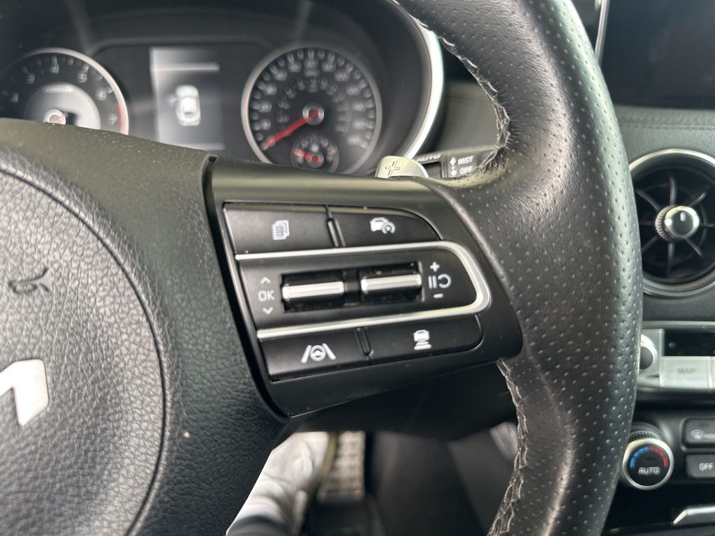 Vehicle image 12 of 18