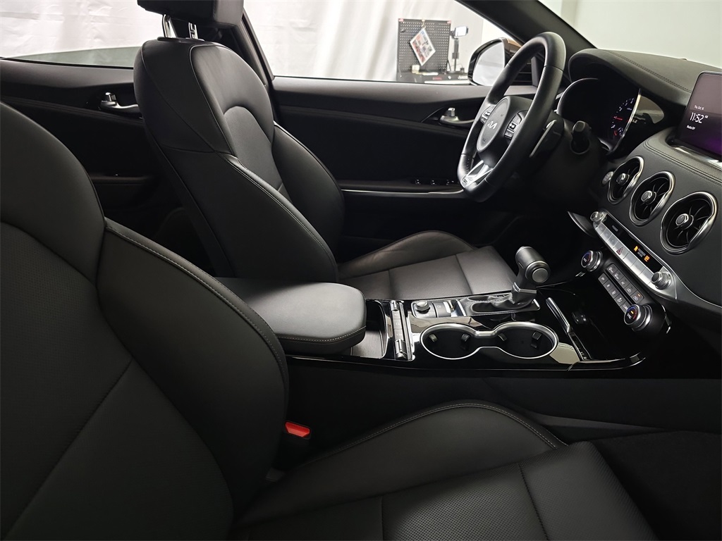 2023 Kia Stinger GT-Line Image 14 of 33