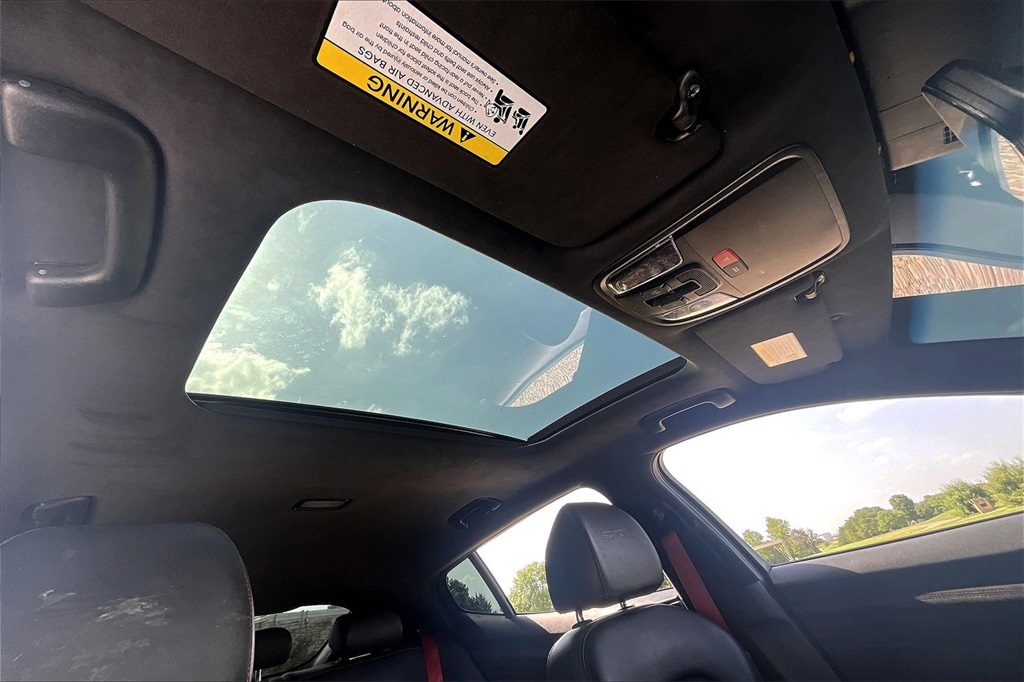 Vehicle image 32 of 36