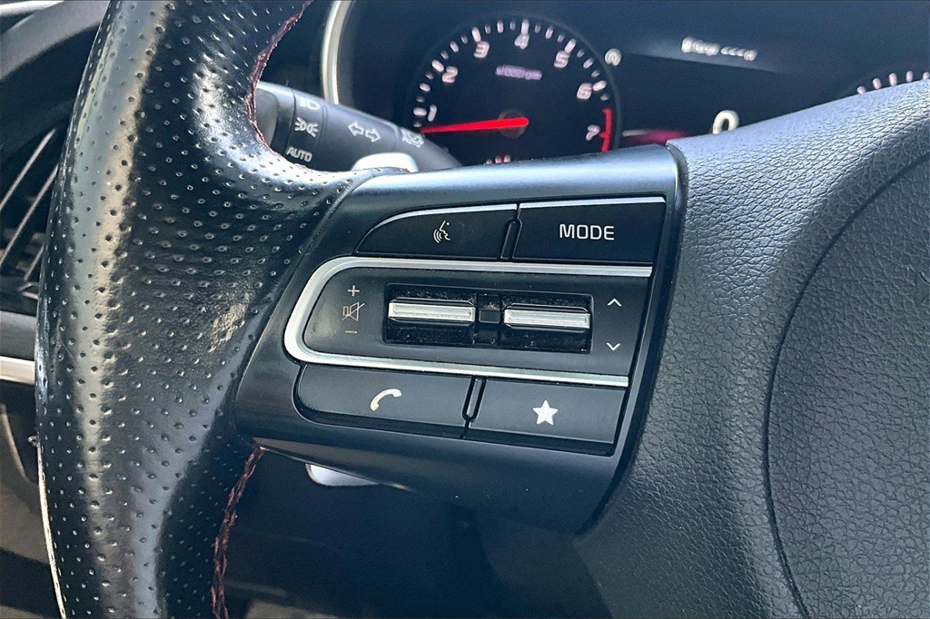 Vehicle image 31 of 36